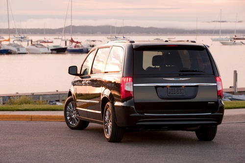 Chrysler Town. 2011 Chrysler Town and Country